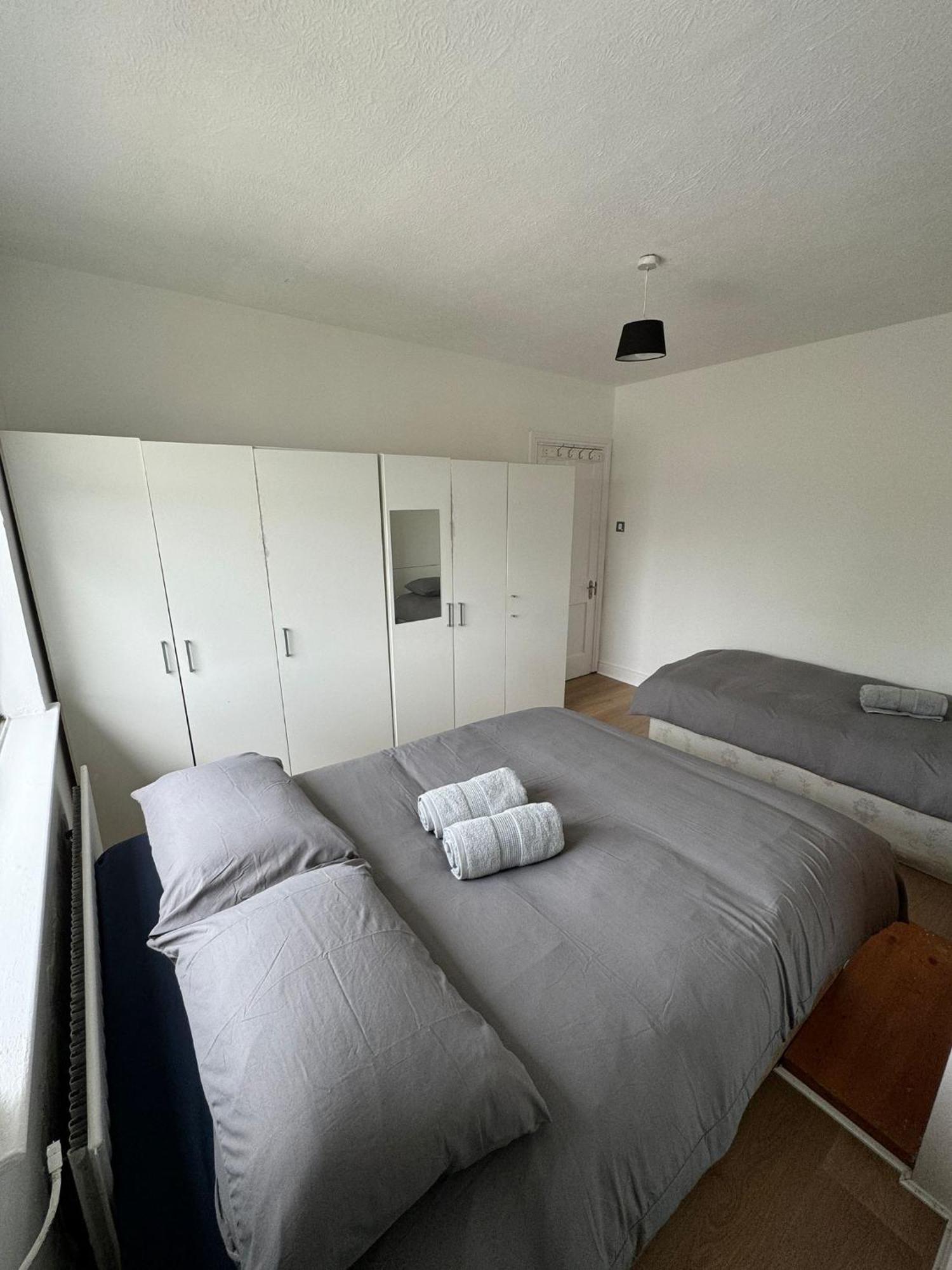 Nice Triple Room At 2 Iveragh Rd-7 Dublin Bagian luar foto